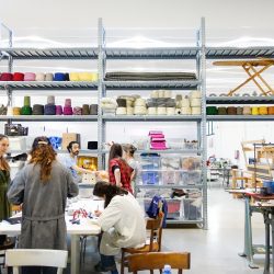 Perusahaan Bidang Tekstil Dari Old School di Jepang